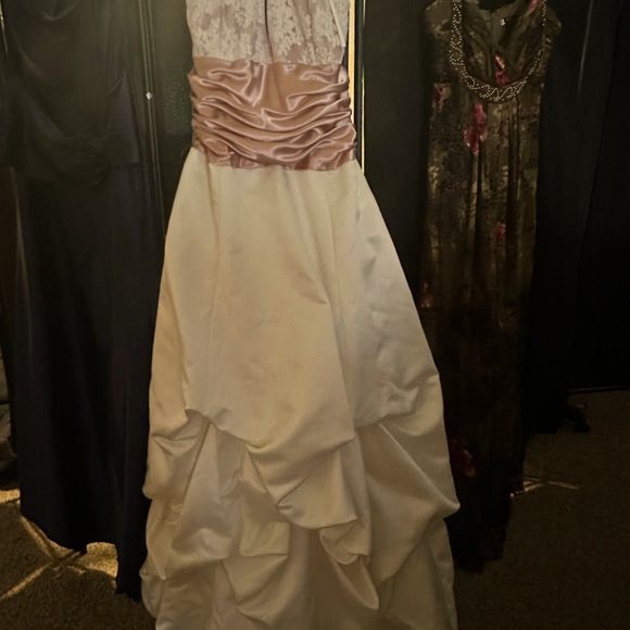 Dresses & Skirts - Prom /formal used dress